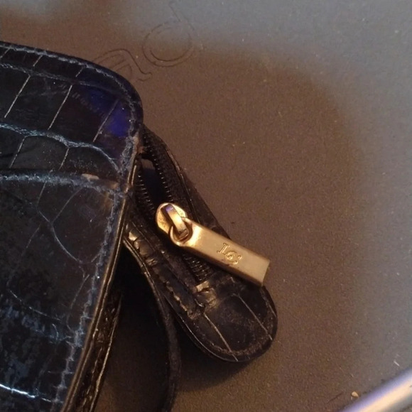 2 for $20😉Liz Claiborne black purse - Picture 3 of 4